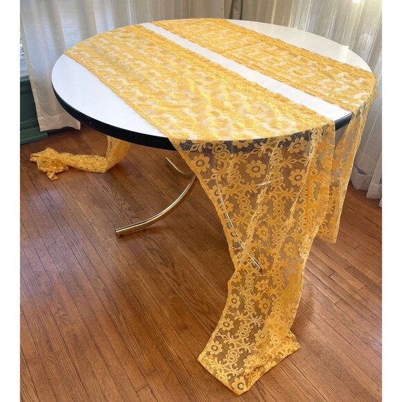 Vintage 70s net mesh valance, rod heading, golden yellow single panel - Picture 2 of 5